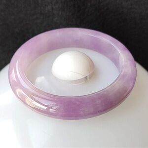 Elegant Lavender Bangle Bracelet